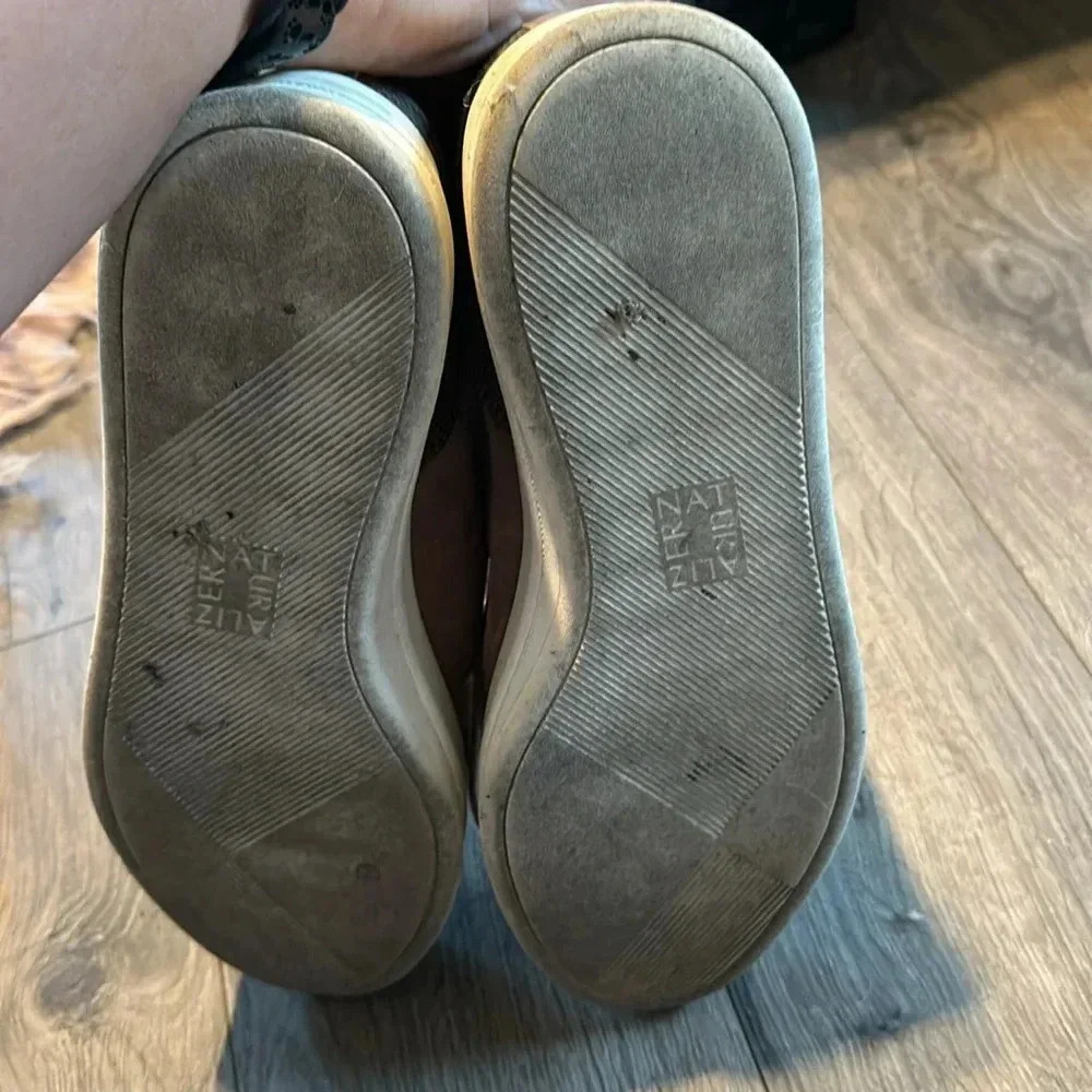 Naturalizer Sneaker Size 10 - Picture 6 of 6